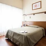 Desenzano Apartahotel